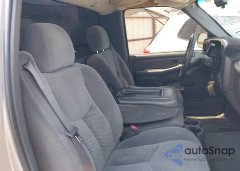 2004 Chevrolet Silverado 1500 z USA, uszkodzony, nr VIN 1GCEC14X24Z196650